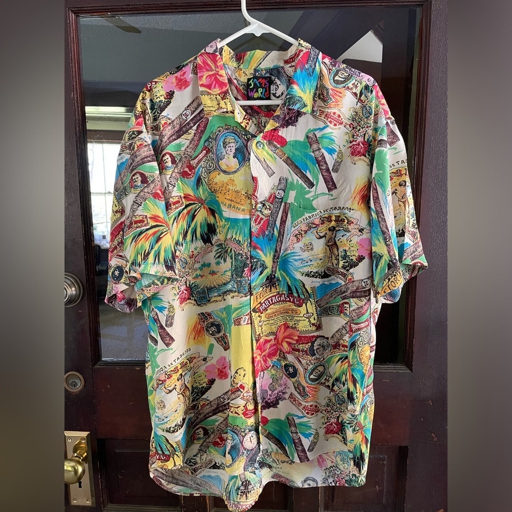 Jam’s World men’s Hawaiian shirt. Gently used condition.
